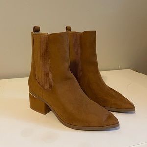 BNWOT Size 6 Express Women’s Suede Leather Heeled Boots